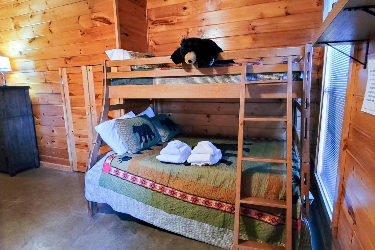 Treetop Tranquilty Sevierville Exterior foto